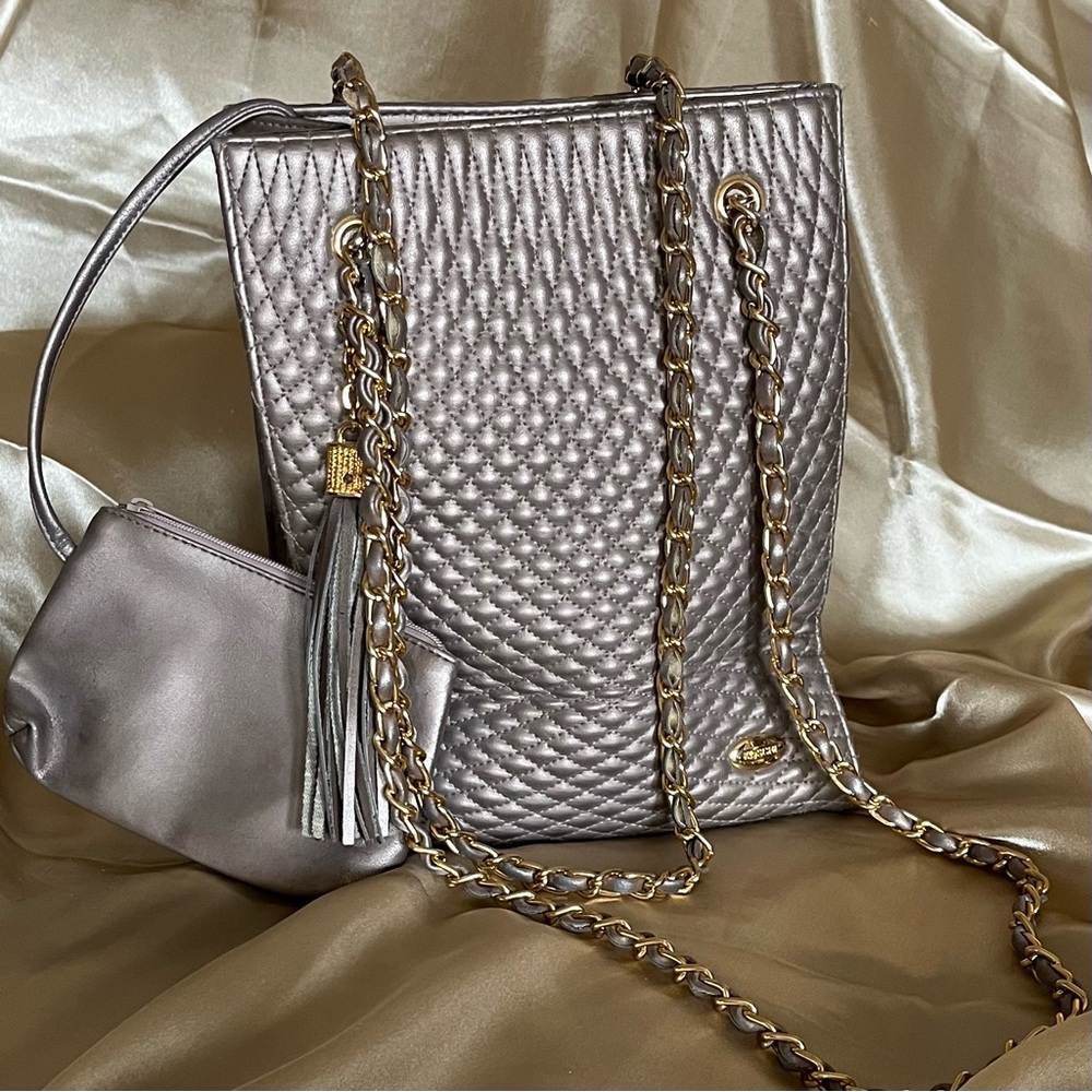 NWOT Koschi shoulder bag with twisted chain straps
